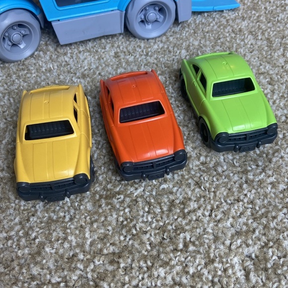 Green Toys car transporter - Picture 3 of 7